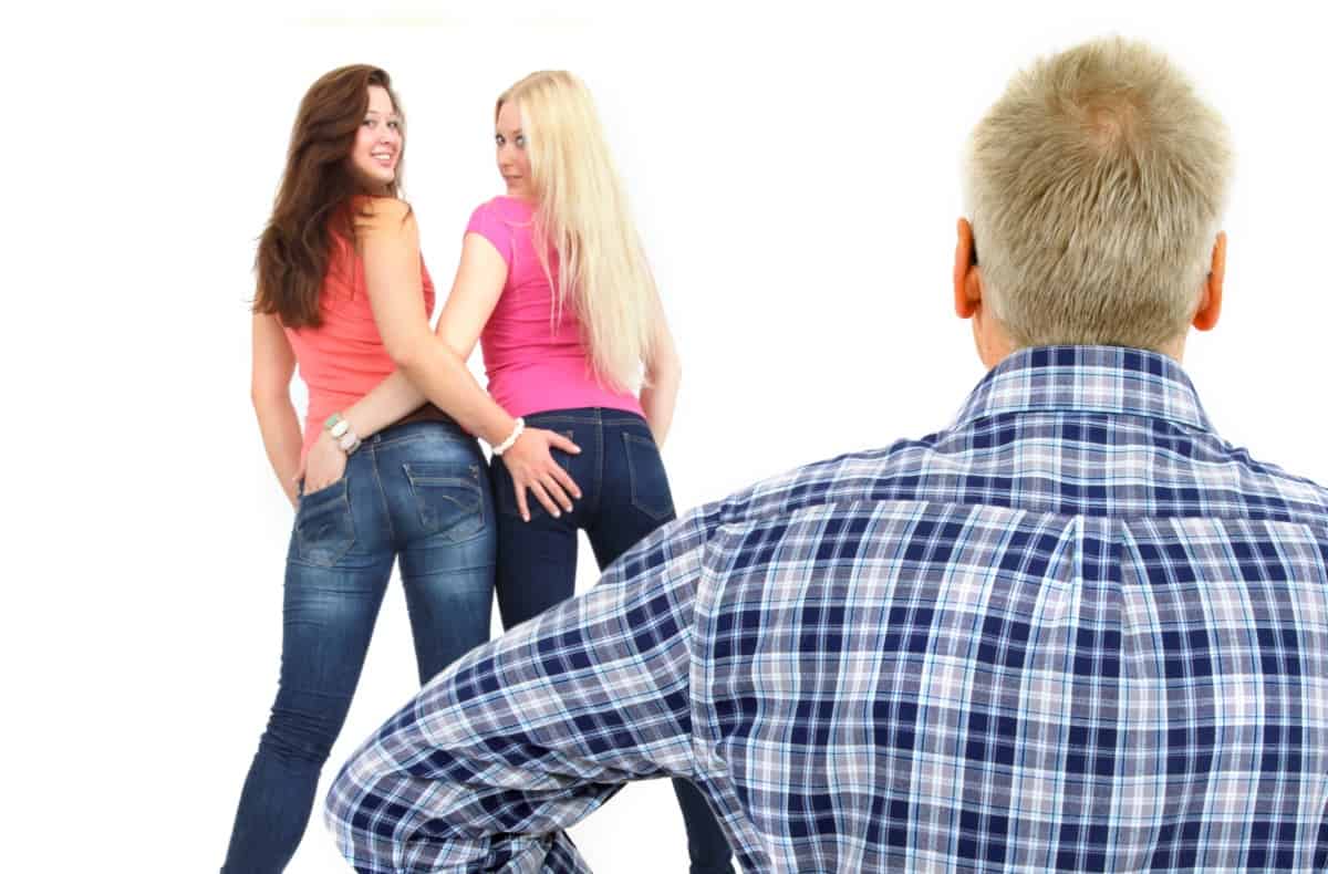 Hooking Up With Younger Ladies: 3 Straightforward Attraction Hacks